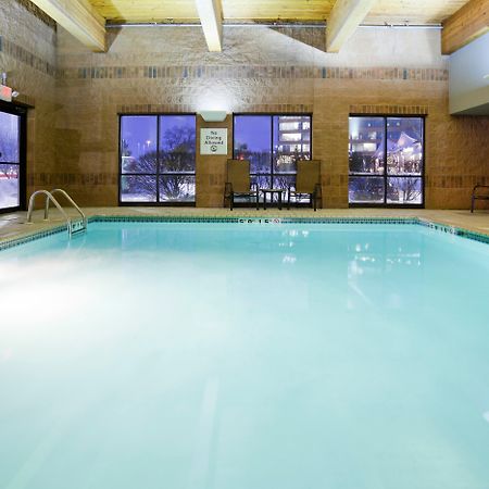 Holiday Inn Express & Suites Bloomington West By Ihg Екстериор снимка