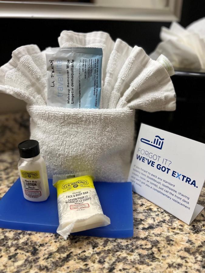 Holiday Inn Express & Suites Bloomington West By Ihg Екстериор снимка