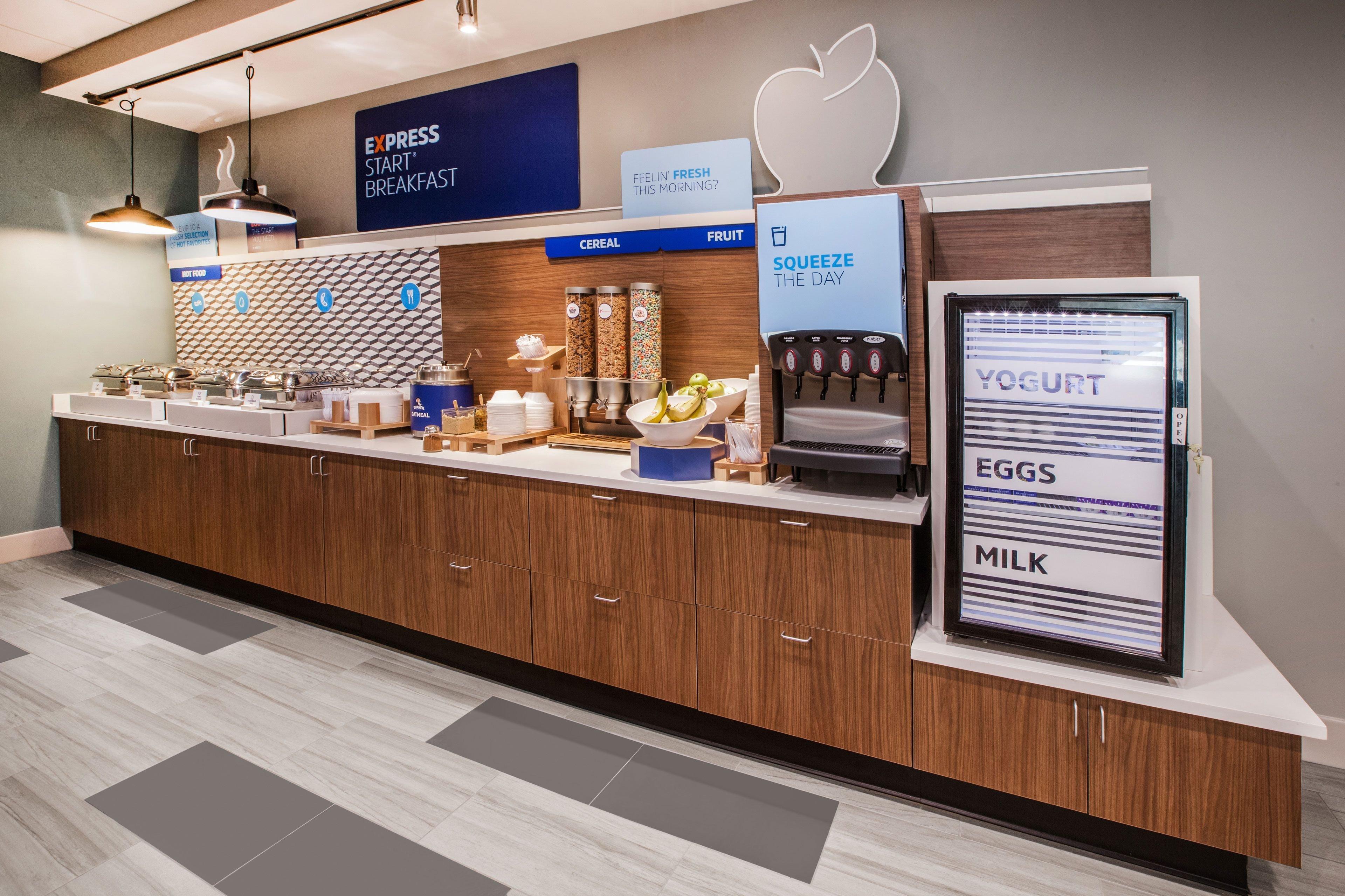 Holiday Inn Express & Suites Bloomington West By Ihg Екстериор снимка