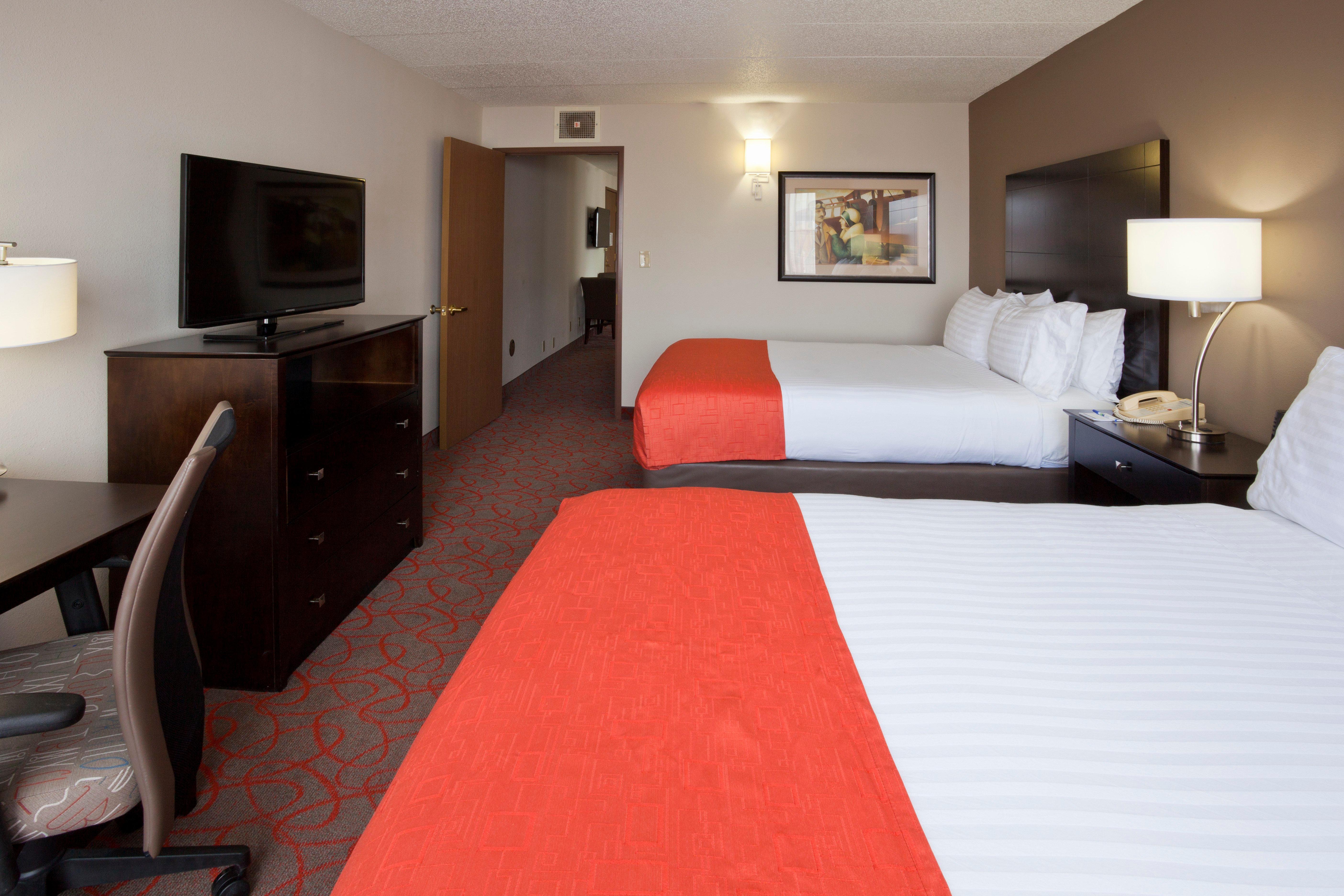 Holiday Inn Express & Suites Bloomington West By Ihg Екстериор снимка