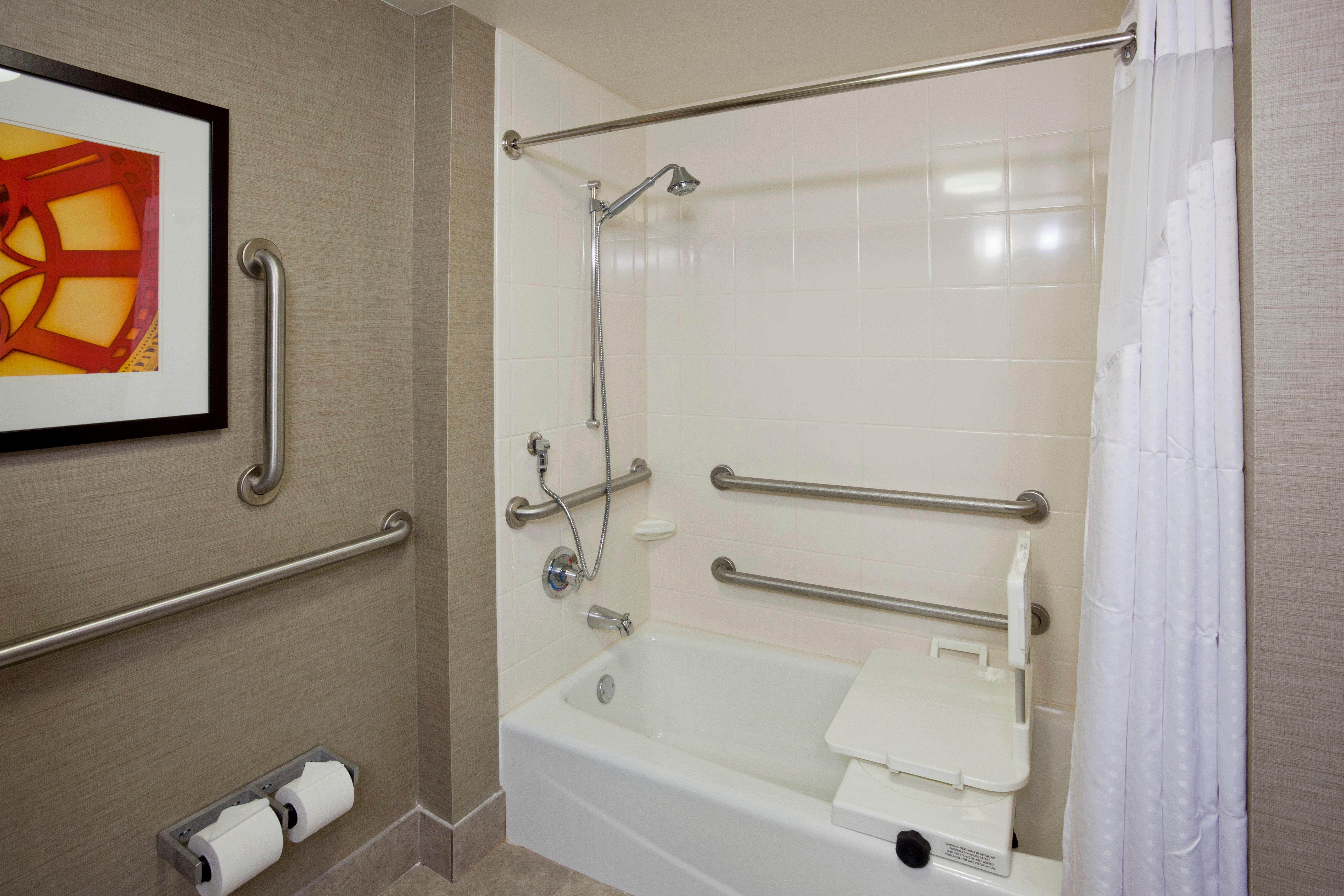Holiday Inn Express & Suites Bloomington West By Ihg Екстериор снимка