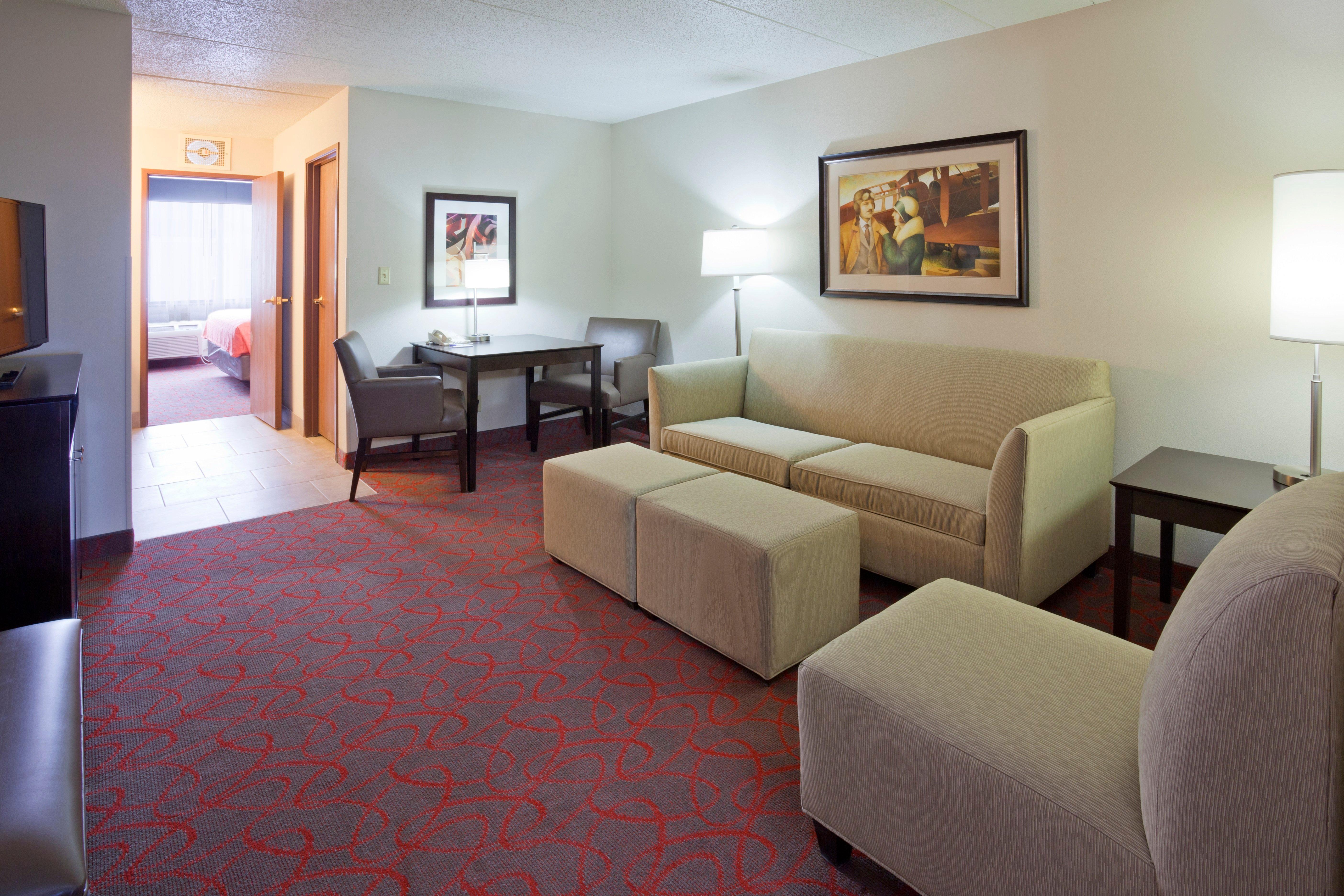 Holiday Inn Express & Suites Bloomington West By Ihg Екстериор снимка