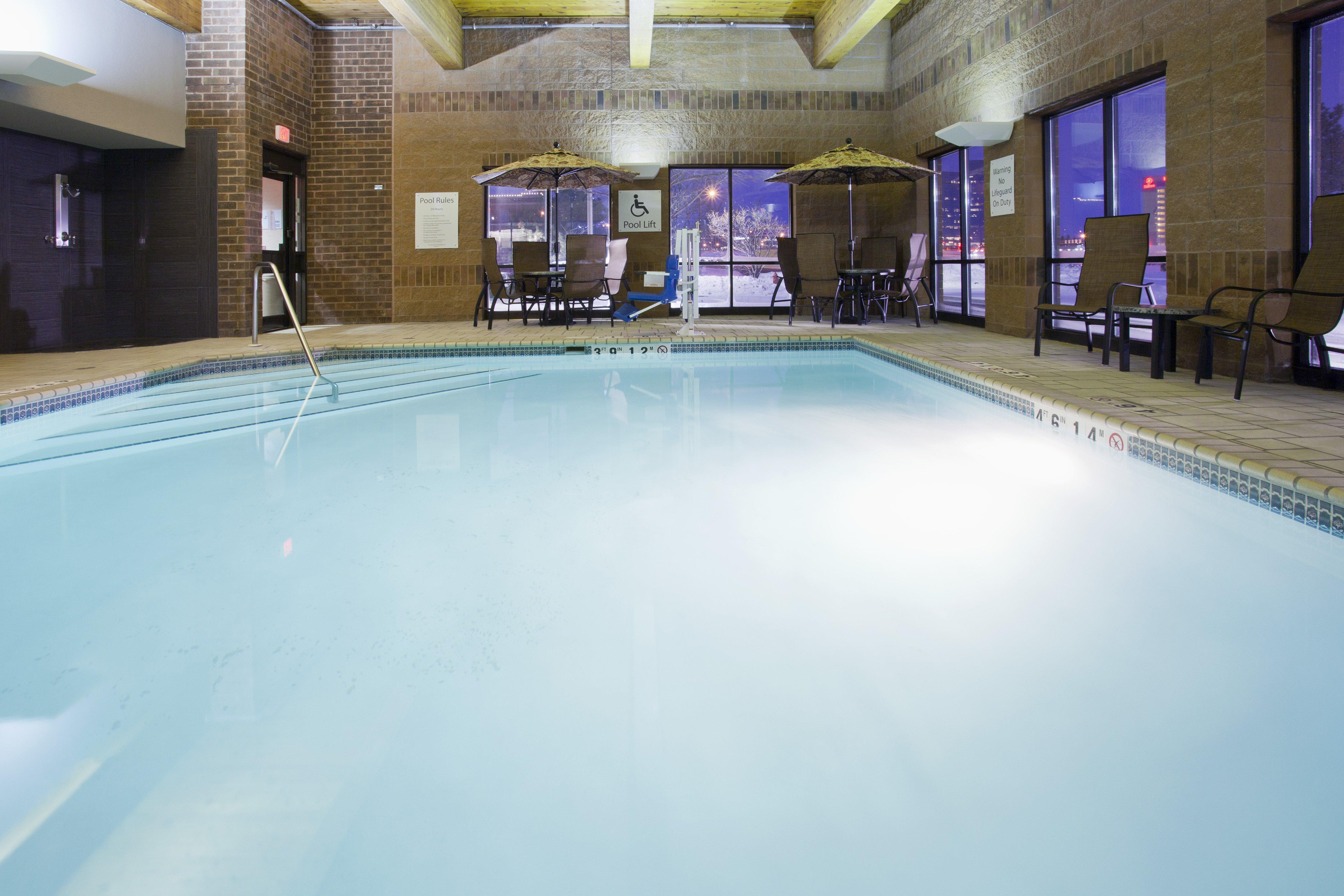 Holiday Inn Express & Suites Bloomington West By Ihg Екстериор снимка
