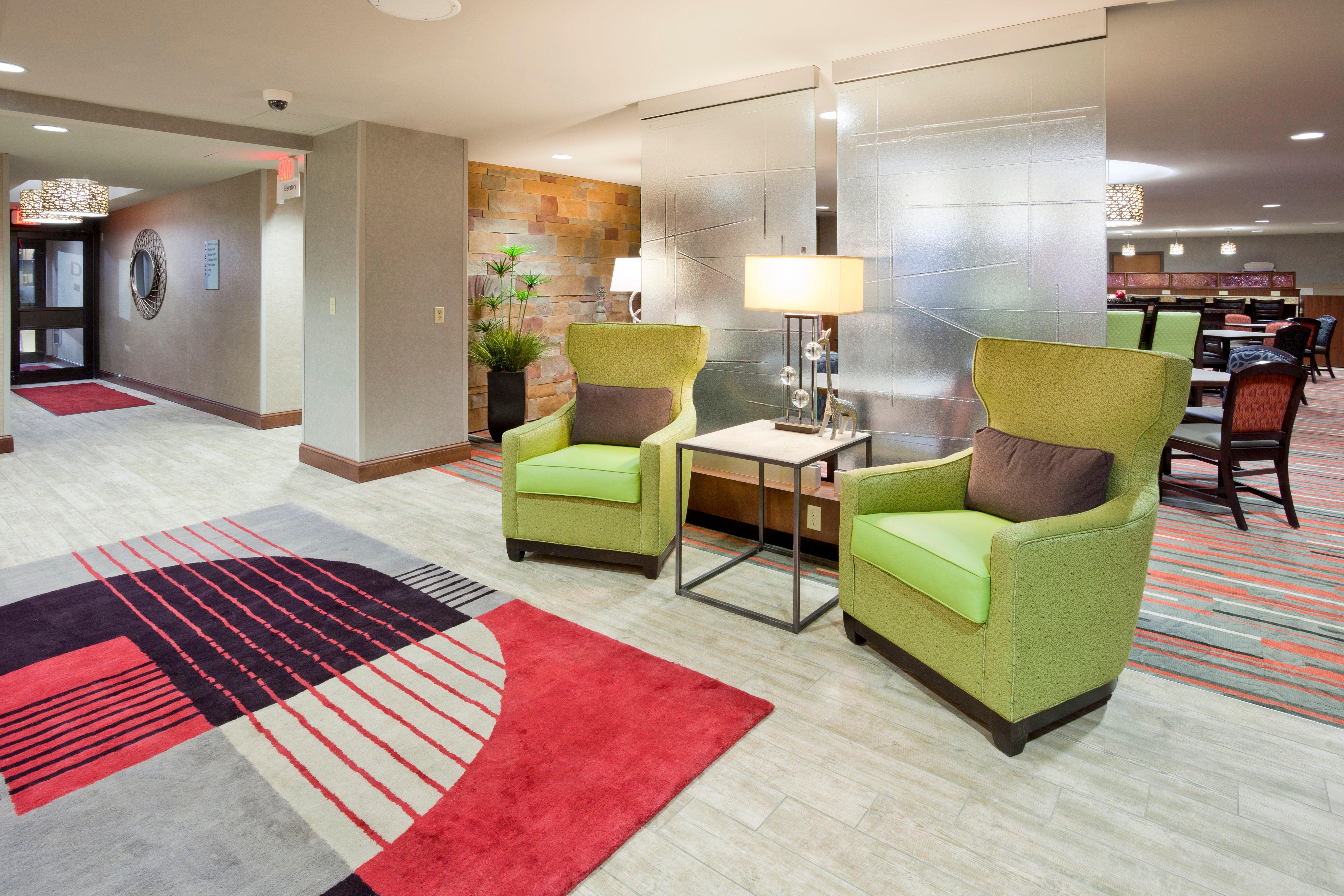 Holiday Inn Express & Suites Bloomington West By Ihg Екстериор снимка