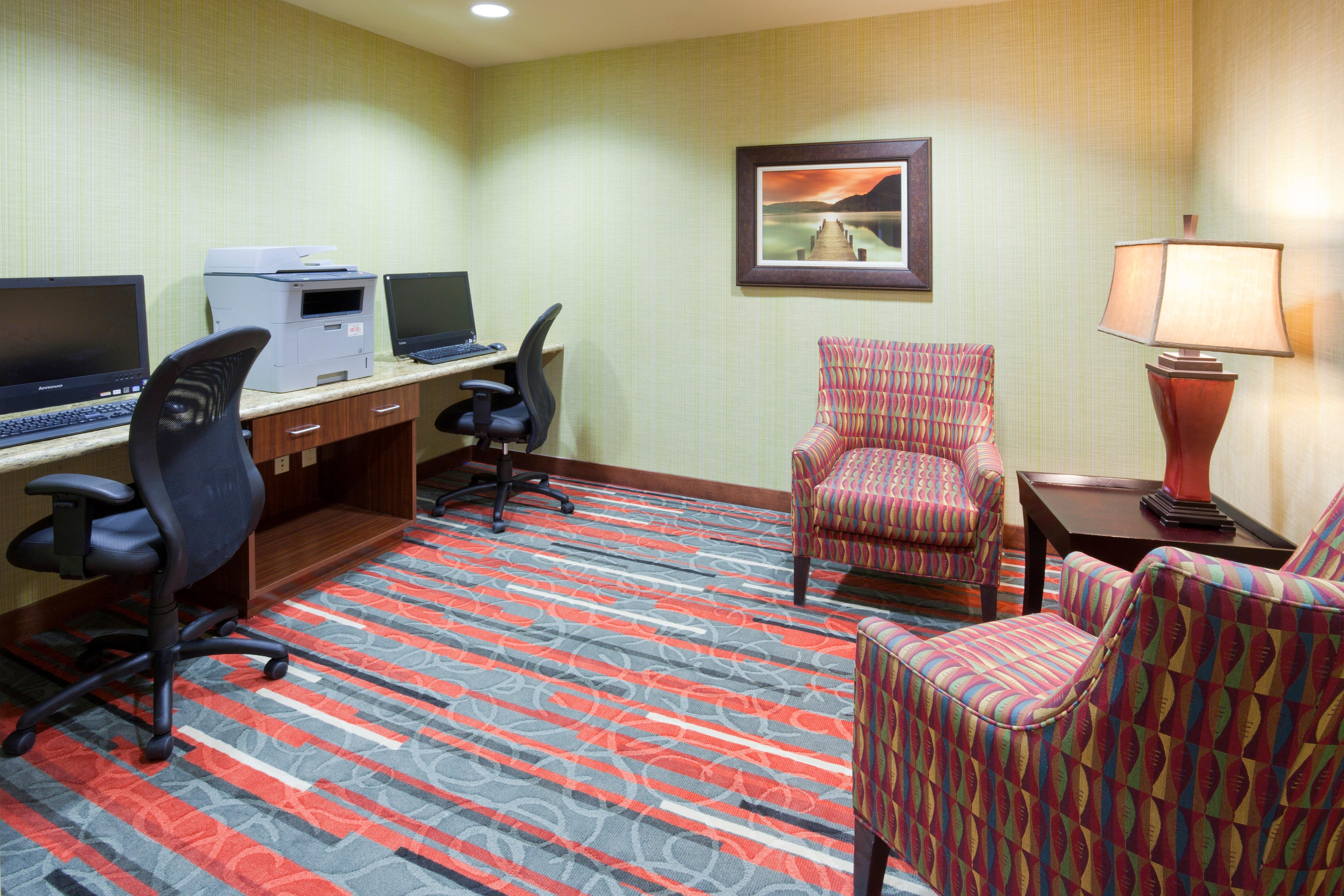 Holiday Inn Express & Suites Bloomington West By Ihg Екстериор снимка