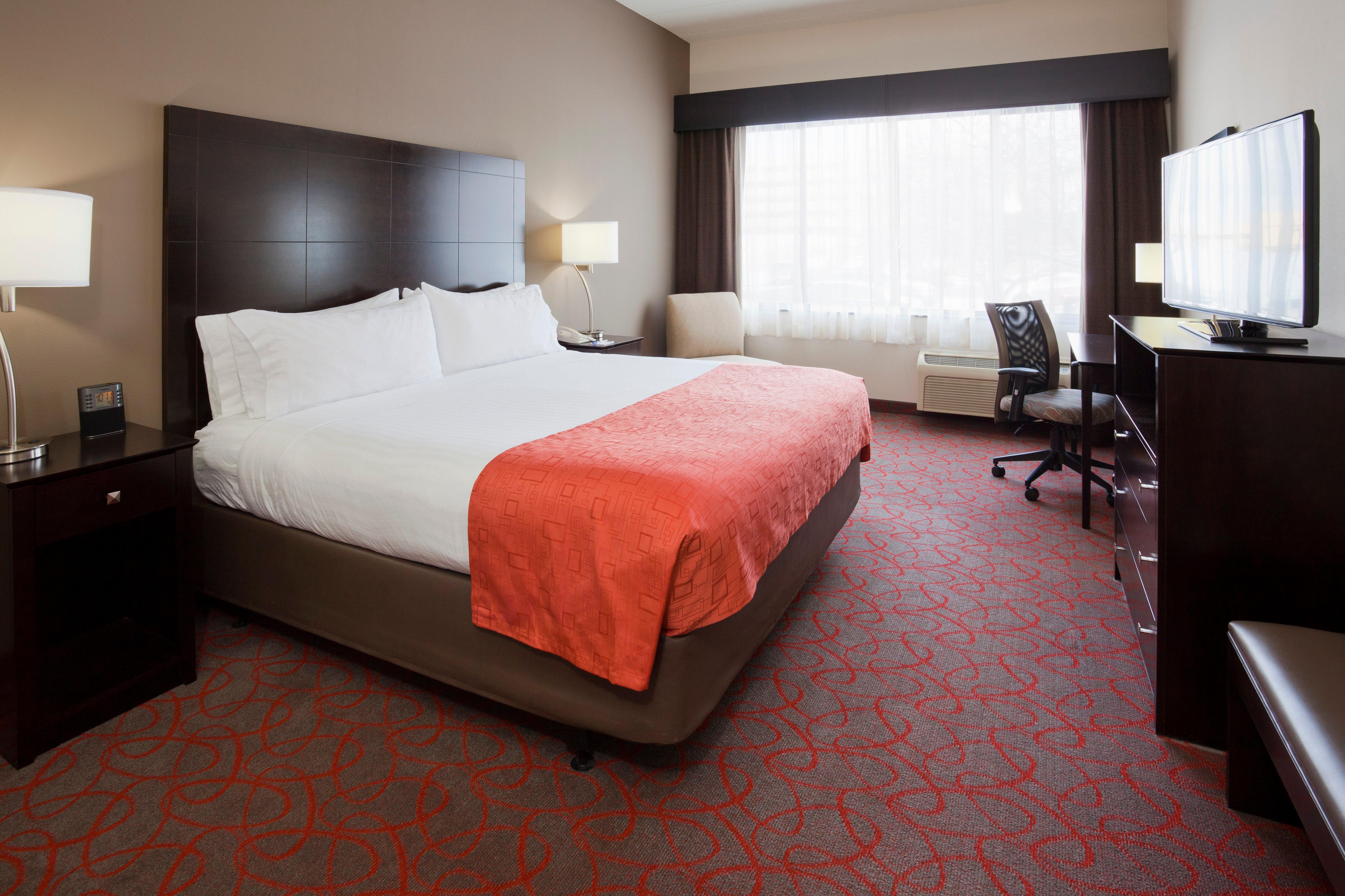 Holiday Inn Express & Suites Bloomington West By Ihg Екстериор снимка